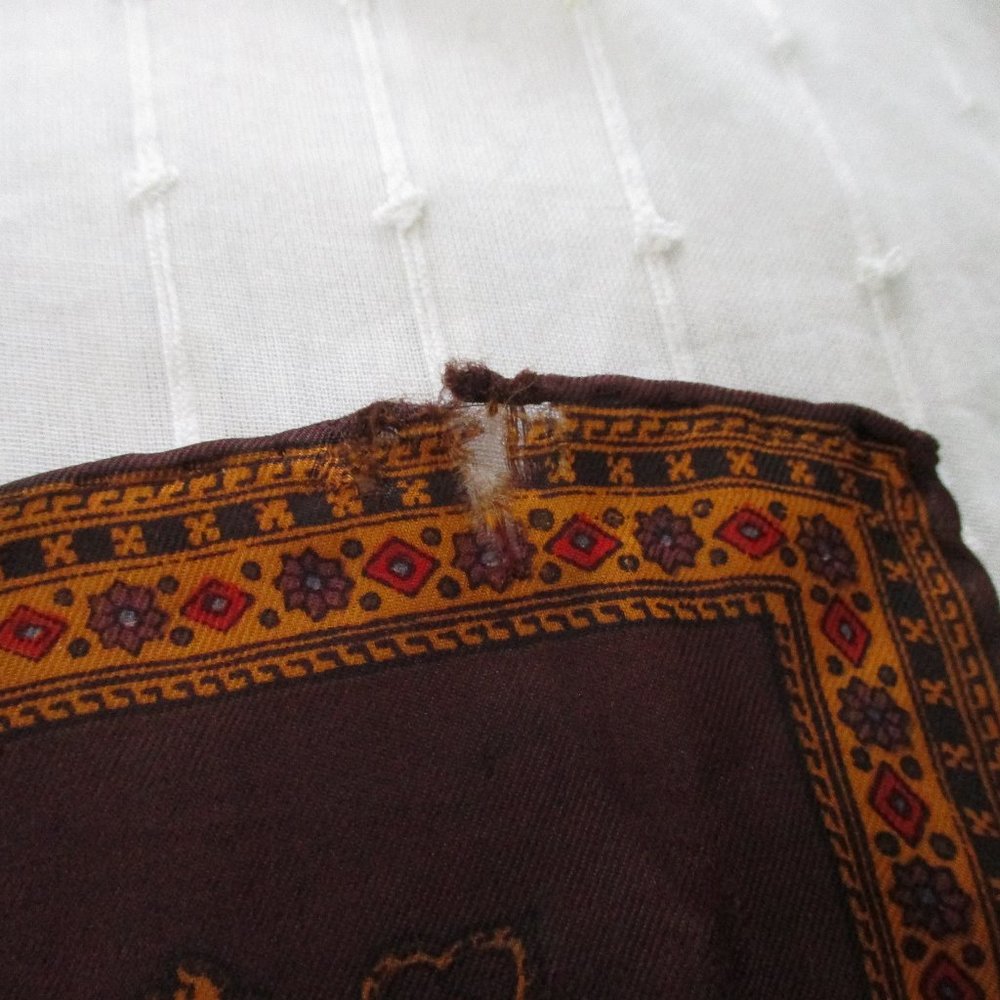 Plum & gold paisley scarf - Picture 7 of 9